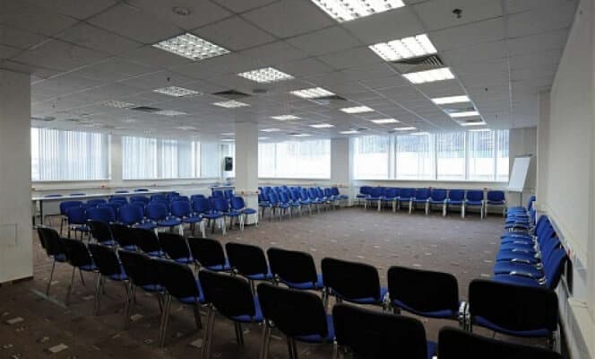 Конференц-зал №9, до 150 человек, для деловых мероприятий - Комплекс «Альфа На 200 человек» - фото 1